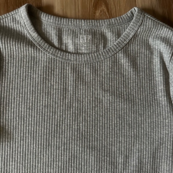 Gap bundle - two ribbed tees, size M, NWOT 
Gray and white - Picture 3 of 5